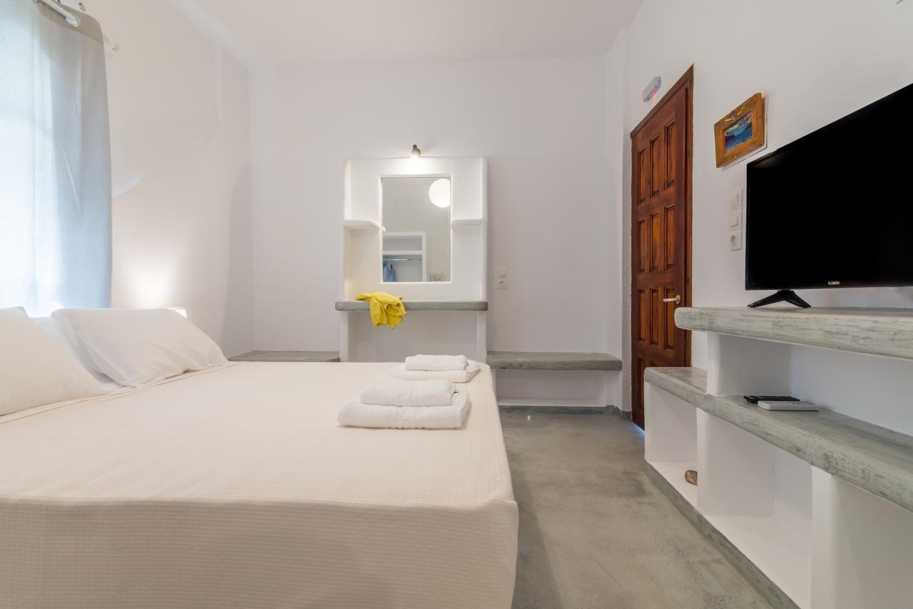 Takiss Rooms Pollonia Bagian luar foto