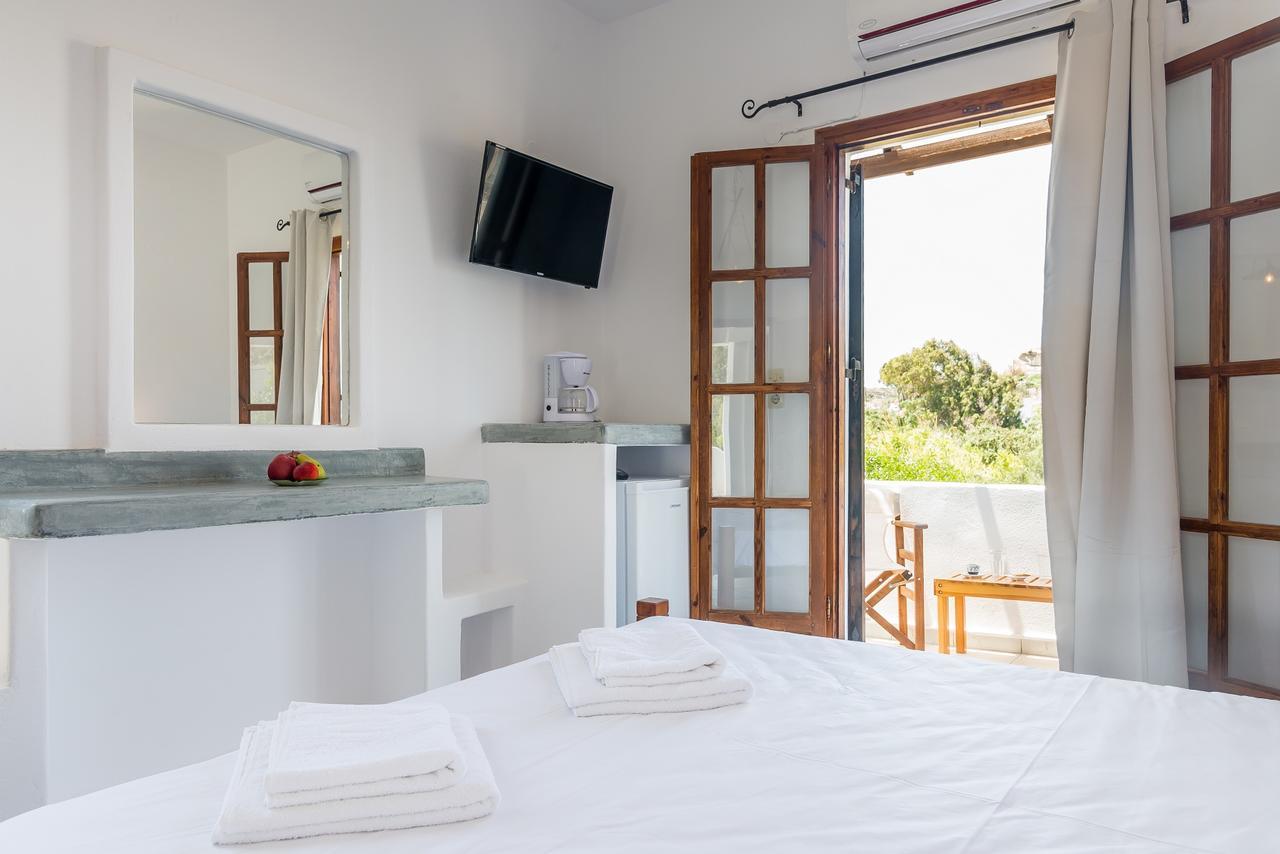 Takiss Rooms Pollonia Bagian luar foto
