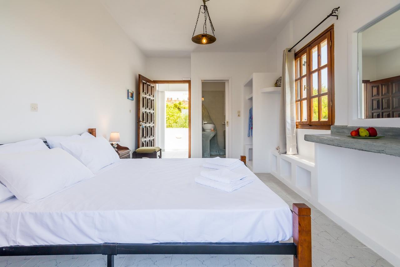 Takiss Rooms Pollonia Bagian luar foto